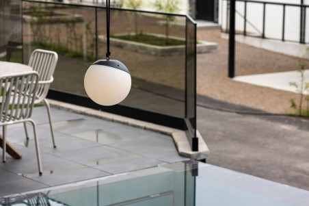 Doris taklampa Ø20x19 cm svart/vit Venture Home