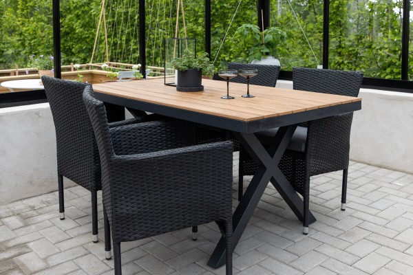 Garcia matbord 150x90 cm natur/svart Venture Home