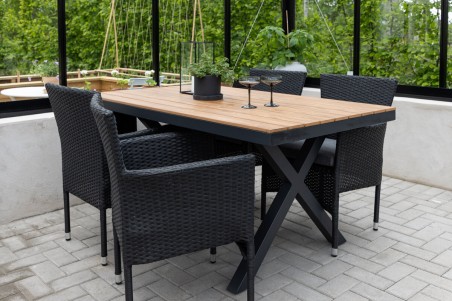 Garcia matbord 150x90 cm natur/svart Venture Home