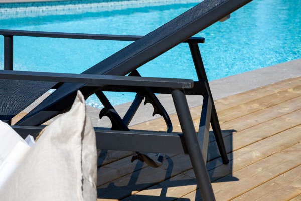 Break solstol svart Venture Home