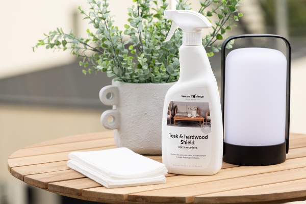 Bold teak & hardwood shield 750 ml Venture Home
