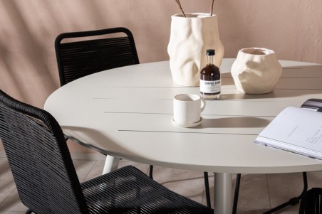 Lina & Lindos rund matgrupp beige/svart Venture Home