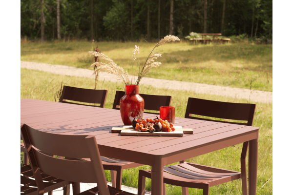 Bigby matbord 195x90 H73 cm zin red Brafab