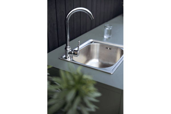 Kelia utekök med diskbänk o kran nordic green Brafab